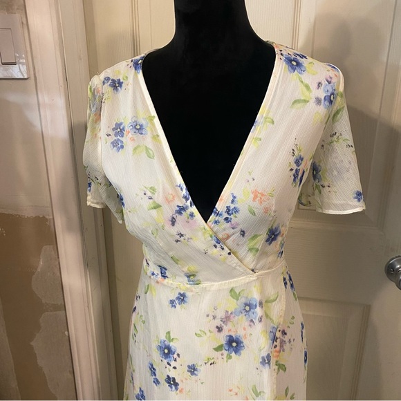 Altar’d  State Maxi Floral Wrap Dress in White womens Small white short sleeve - Picture 6 of 13